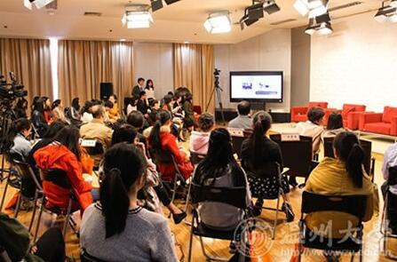 温大出了个“女神工作室” 关爱女大国产自拍
成长